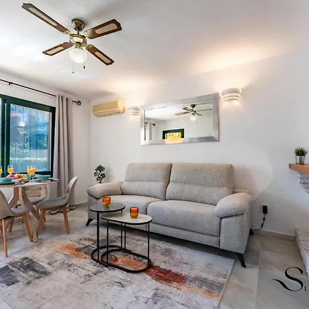 Poolside 2 Bedroom Retreat Apartment